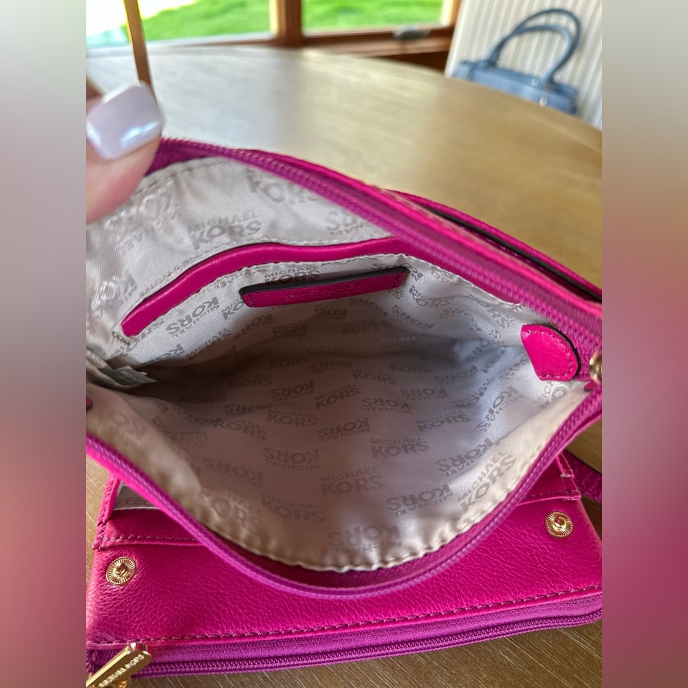 Michael Kors | vintage pink leather crossbody bag with MO logo gold hardware - Picture 4 of 5